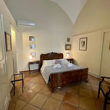 Palazzo dei Conti di Lecce eleganti suite Esterno foto