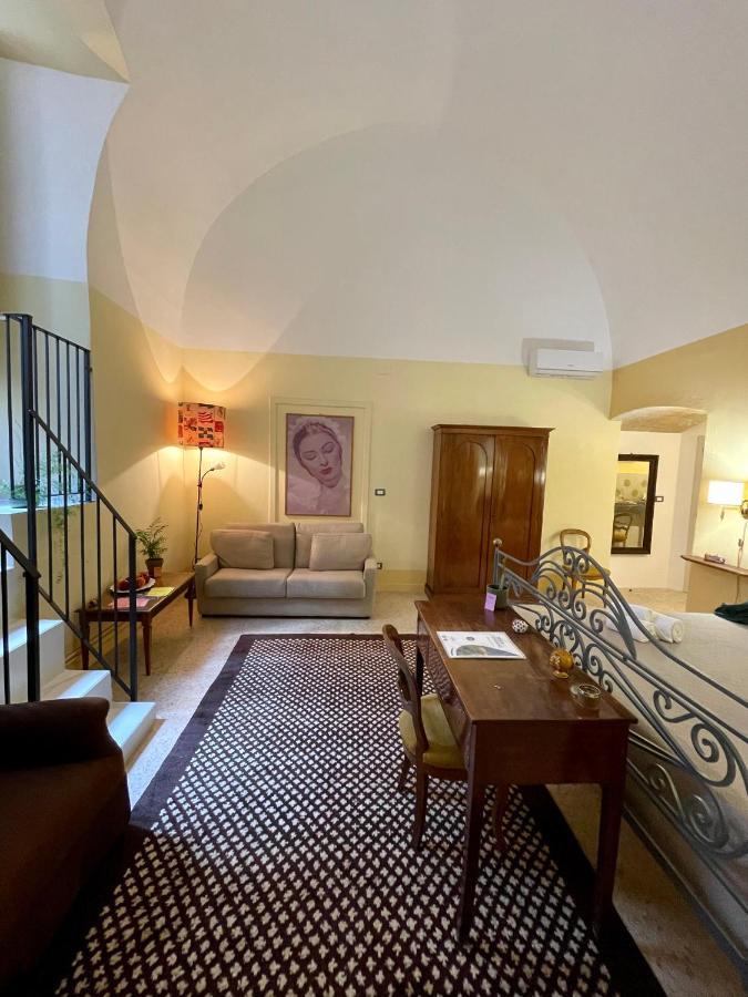 Palazzo dei Conti di Lecce eleganti suite Esterno foto