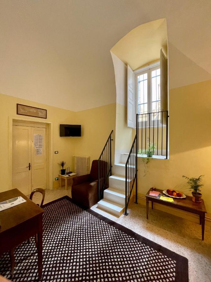 Palazzo dei Conti di Lecce eleganti suite Esterno foto