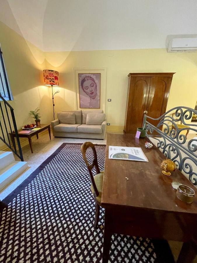 Palazzo dei Conti di Lecce eleganti suite Esterno foto