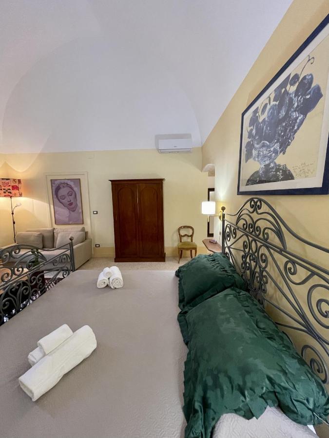 Palazzo dei Conti di Lecce eleganti suite Esterno foto