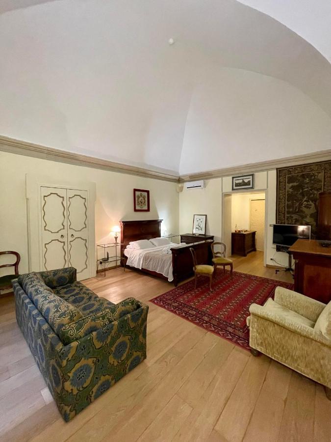 Palazzo dei Conti di Lecce eleganti suite Esterno foto