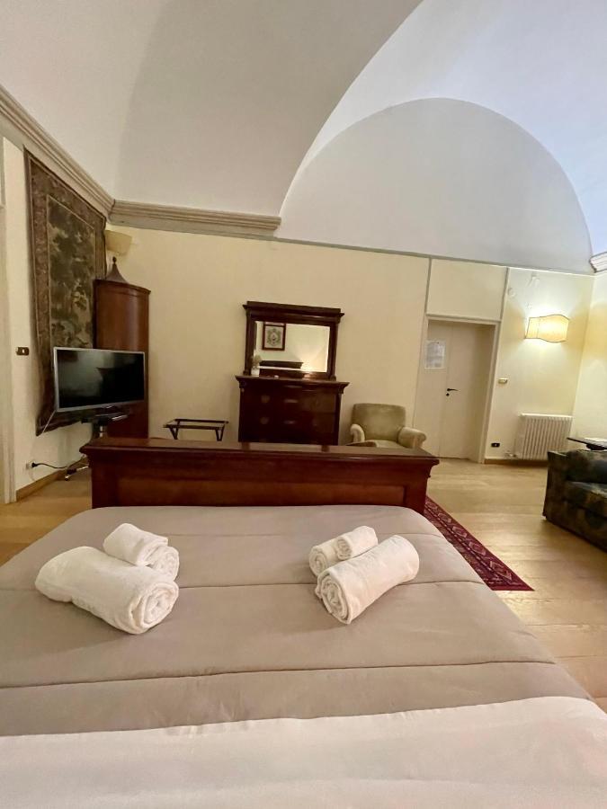 Palazzo dei Conti di Lecce eleganti suite Esterno foto