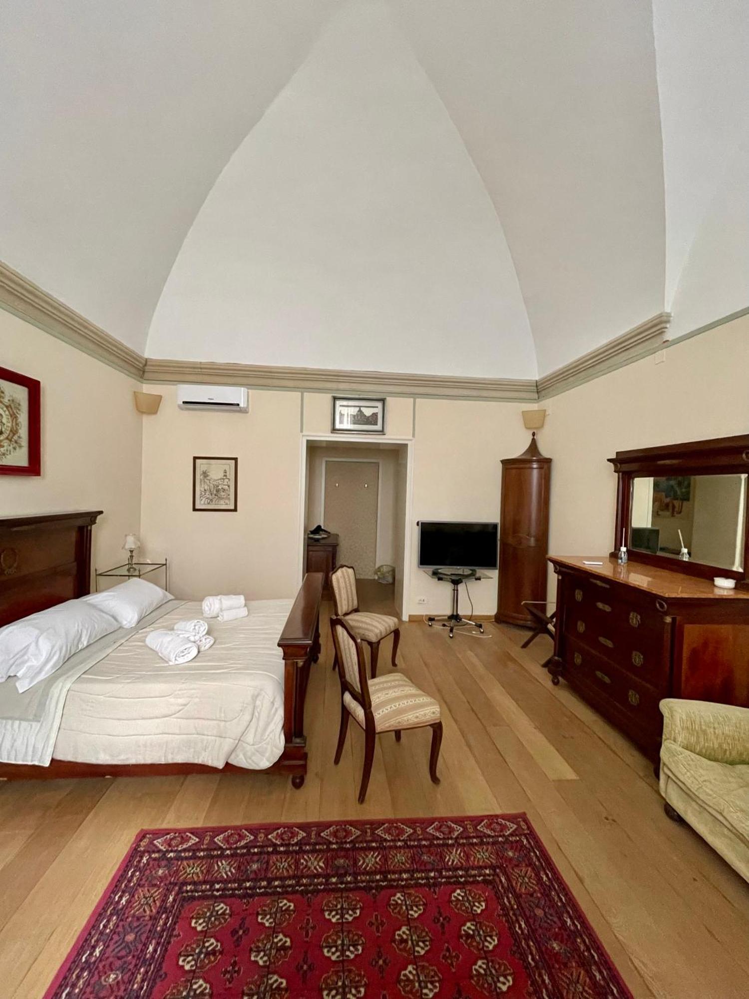Palazzo dei Conti di Lecce eleganti suite Esterno foto