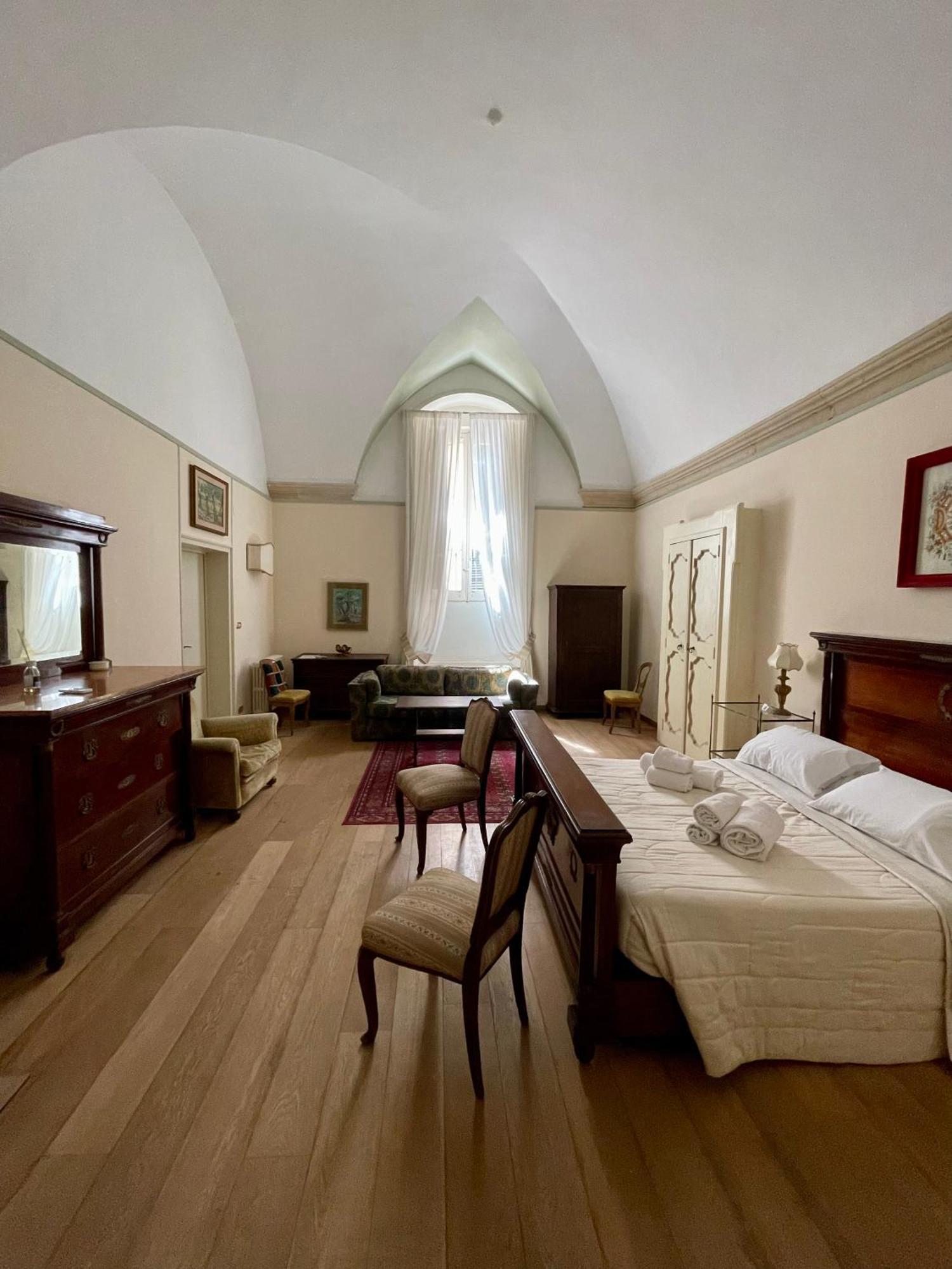 Palazzo dei Conti di Lecce eleganti suite Esterno foto