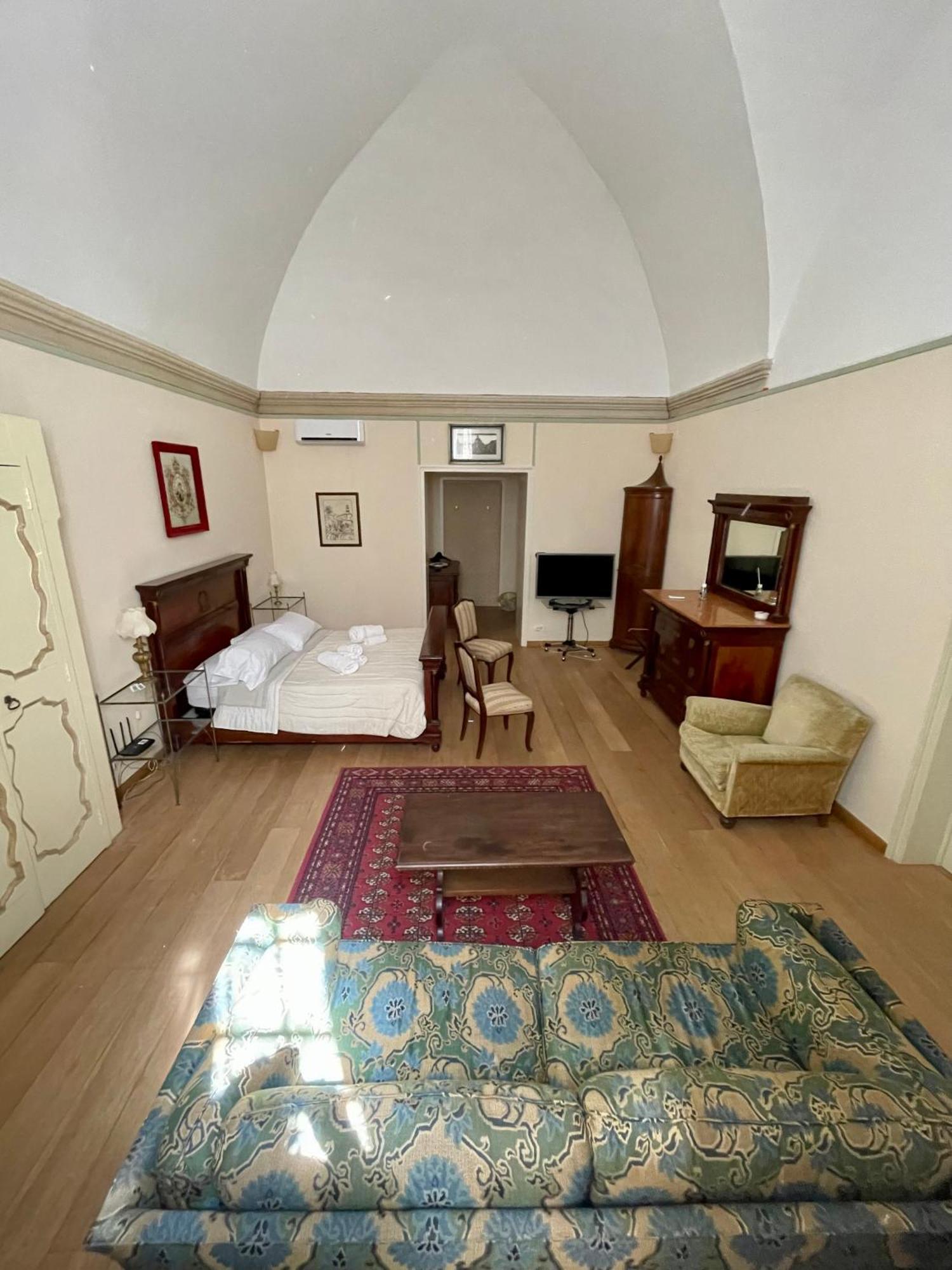 Palazzo dei Conti di Lecce eleganti suite Esterno foto