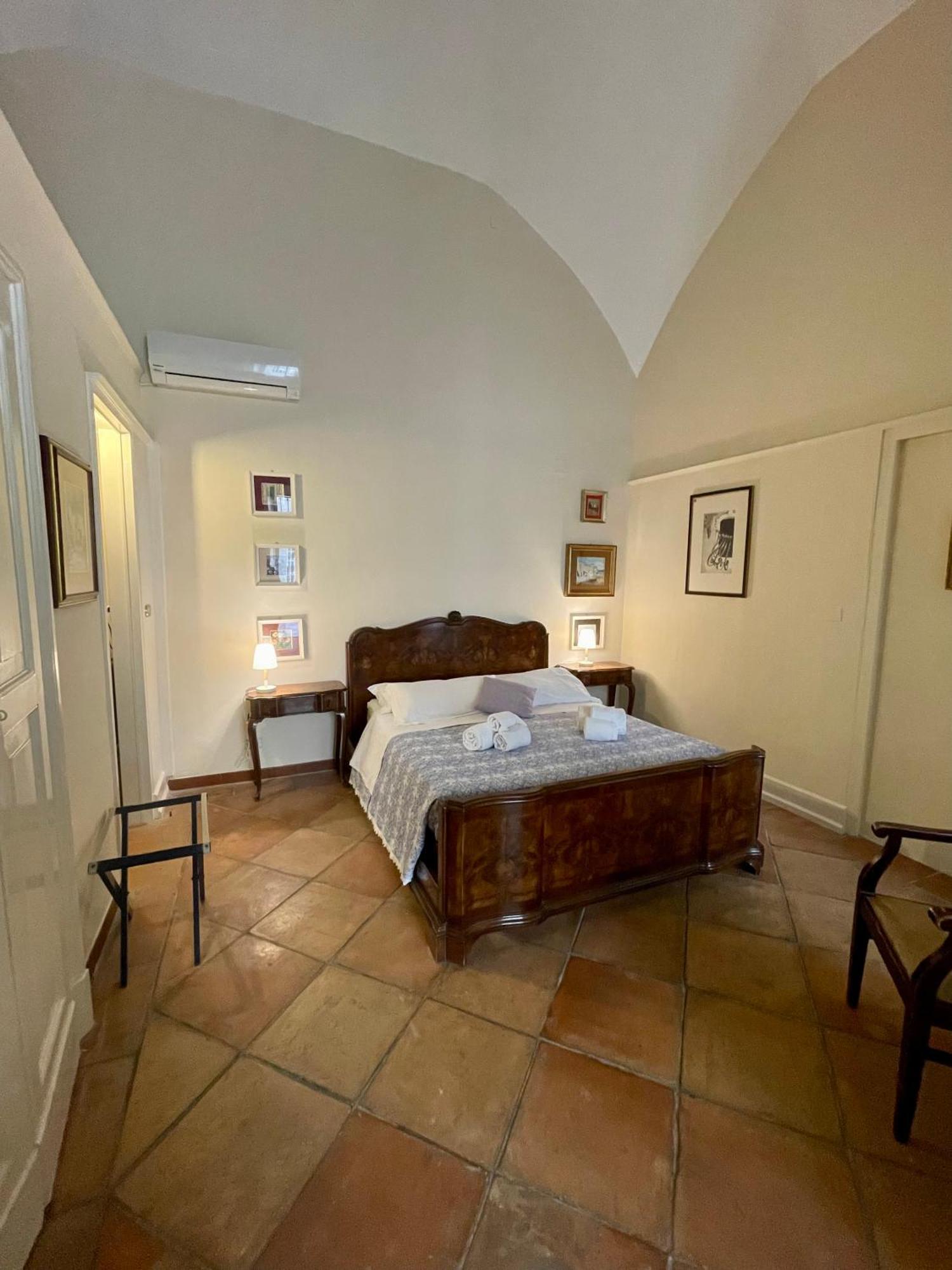 Palazzo dei Conti di Lecce eleganti suite Esterno foto