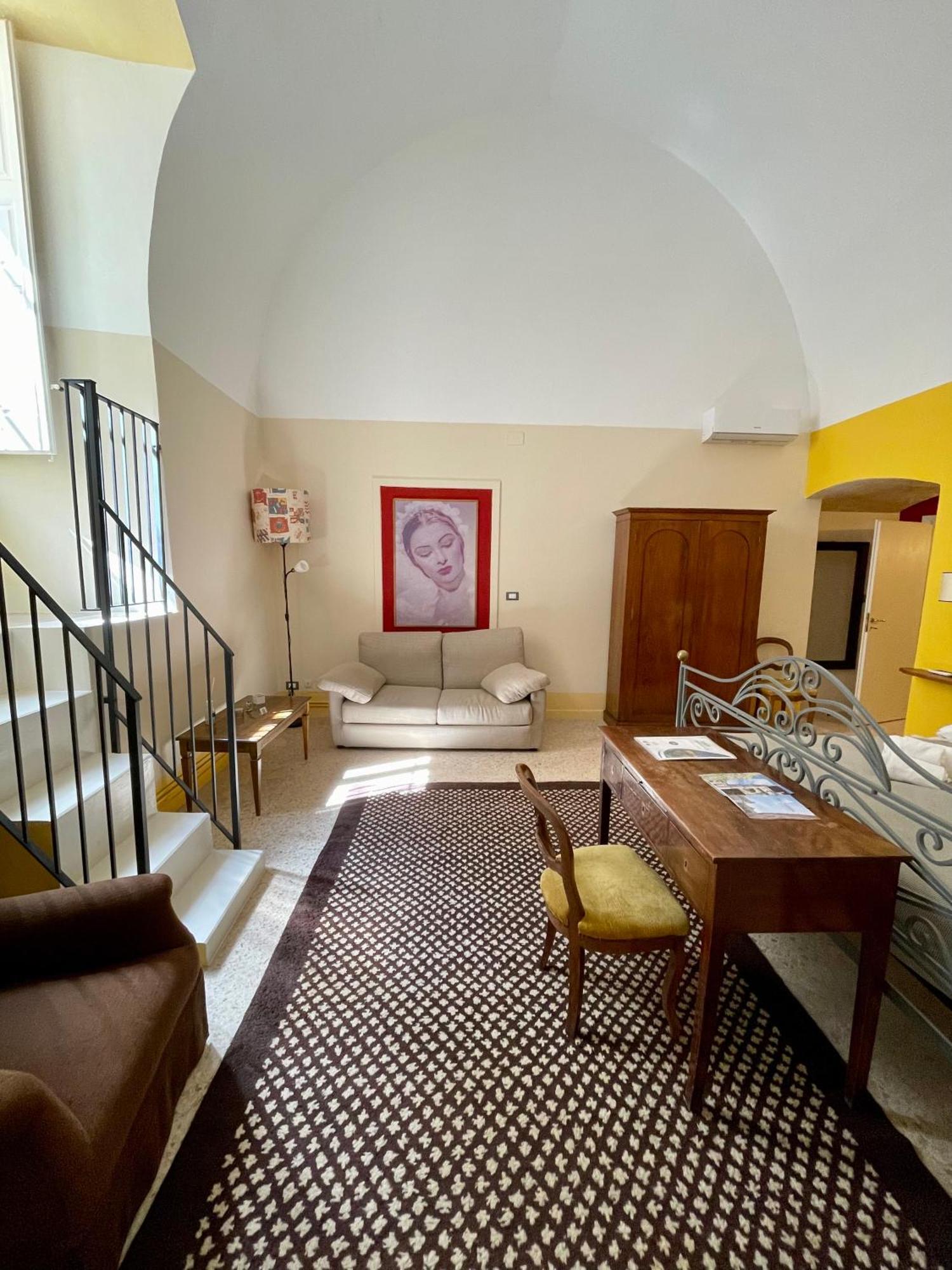 Palazzo dei Conti di Lecce eleganti suite Esterno foto